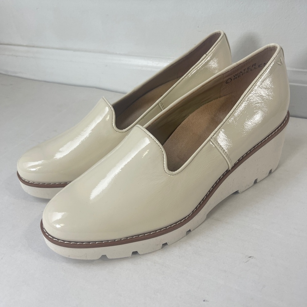 Vionic Womens 9.5  Aster Willa Wedge Ivory Patent Leather  Arch Support - Picture 3 of 7